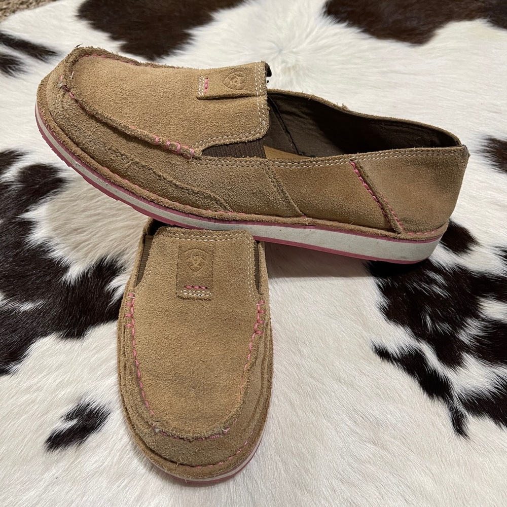 Ariat Ladies Cruiser Dirty Taupe Suede Shoe, Size 9